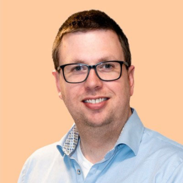 Profile dick van der heiden